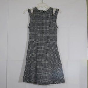 FIT AND FLAIR GLEN PLAID DRESS BLACK AND WHITE SZ XS